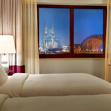 Hyatt Regency 5*