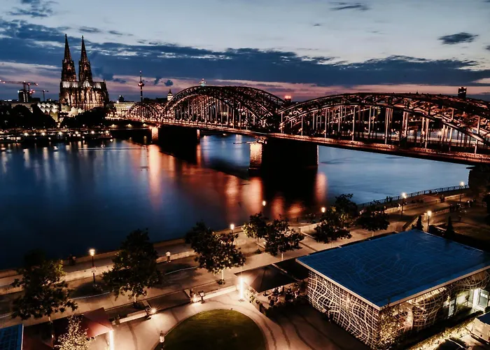 Hyatt Regency מלון 5*