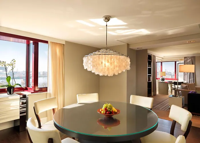 Hyatt Regency 5*