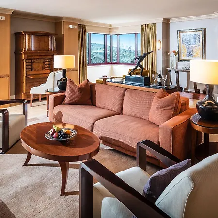Hyatt Regency Szálloda 5*