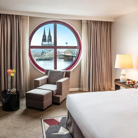 Hyatt Regency Szálloda 5*