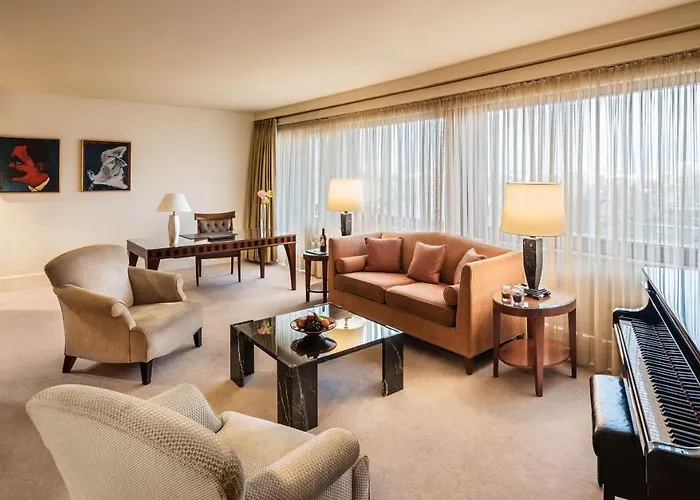 Hyatt Regency 5*