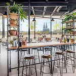 Hyatt Regency Ξενοδοχείο 5*