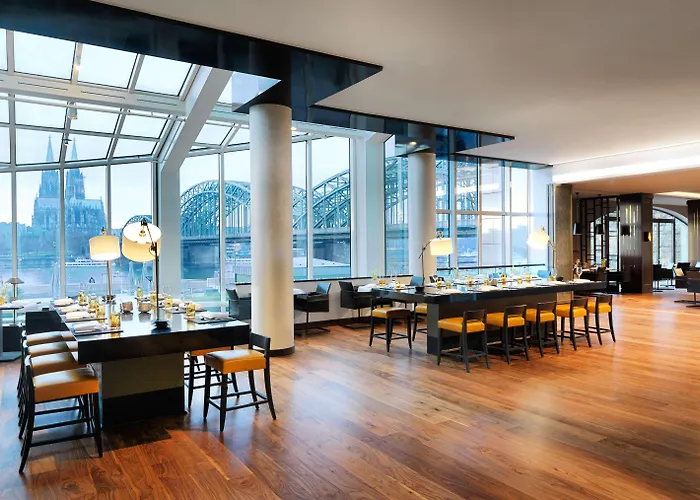 Hyatt Regency Отель 5*